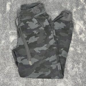 Lululemon Scuba High-Rise Jogger Fleece 28” Heritage 365 Camo Deep Coal Multi